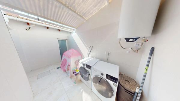 Chalet adosado en Cl Emilio Hernandez Selva