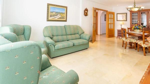 Casa independiente en calle Pino Verde