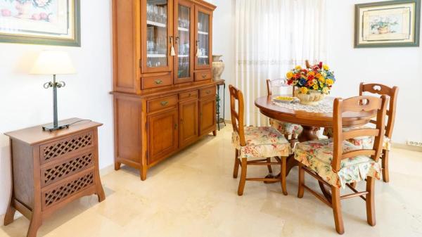 Casa independiente en calle Pino Verde