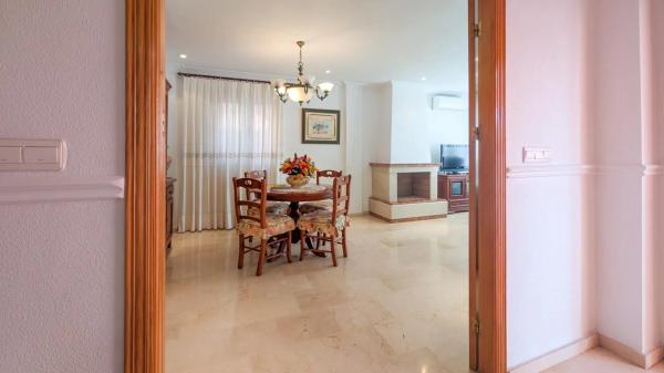 Casa independiente en calle Pino Verde