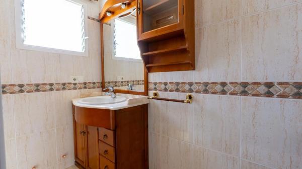 Casa independiente en calle Pino Verde