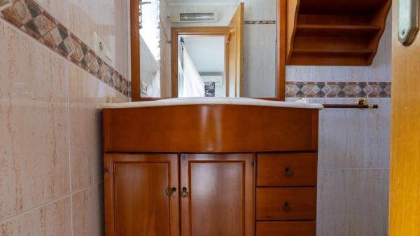 Casa independiente en calle Pino Verde