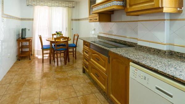 Casa independiente en calle Pino Verde