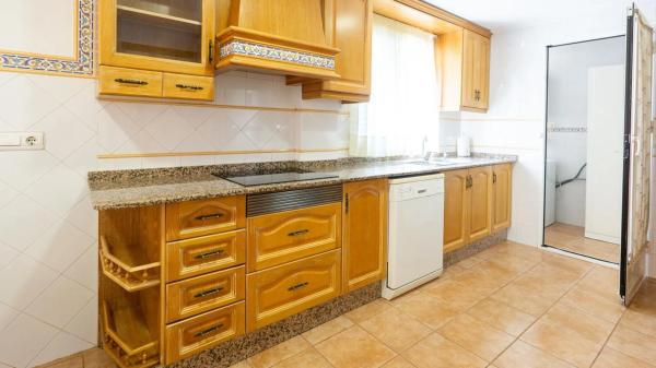 Casa independiente en calle Pino Verde