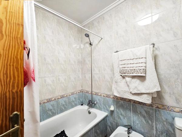 Casa independiente en avenida del Carabasí