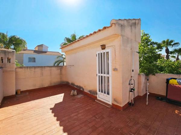 Casa independiente en avenida del Carabasí