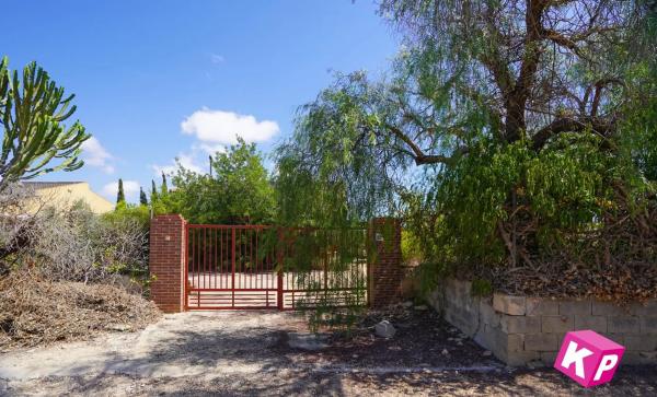 Casa independiente en camino de la Ermita de San Pedro