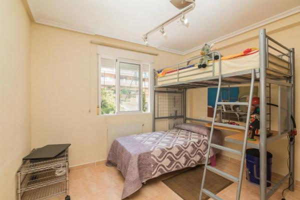 Chalet adosado en calle Islas Canarias, 12