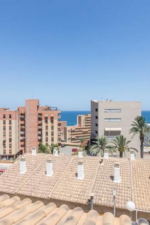 Chalet adosado en calle Islas Canarias, 12