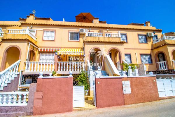 Chalet adosado en calle Orden Dórico