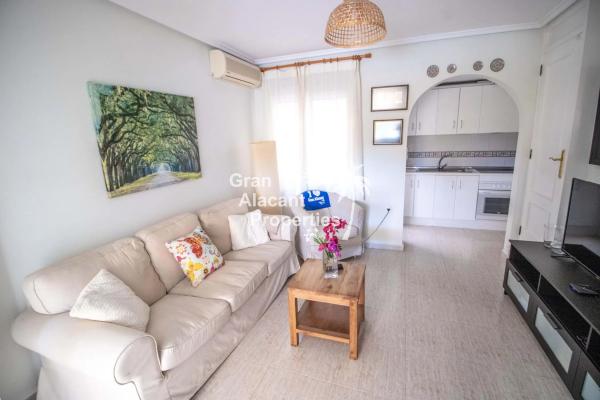 Chalet adosado en calle Orden Dórico