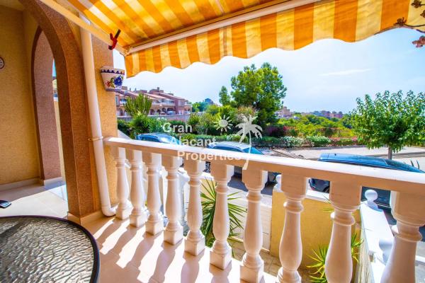 Chalet adosado en calle Orden Dórico