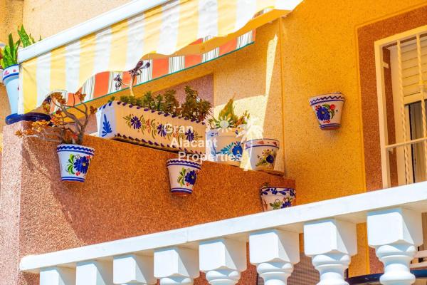 Chalet adosado en calle Orden Dórico