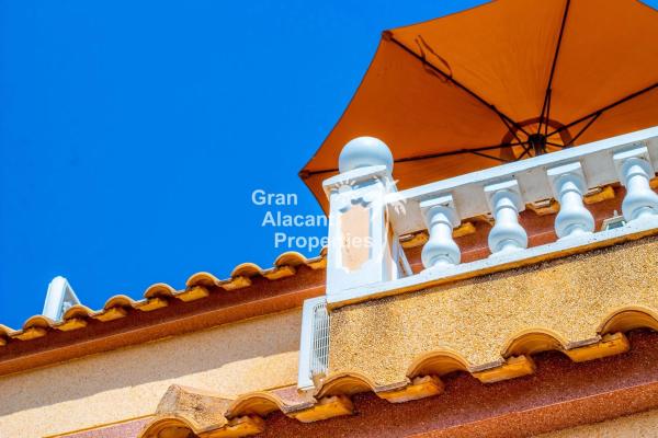 Chalet adosado en calle Orden Dórico