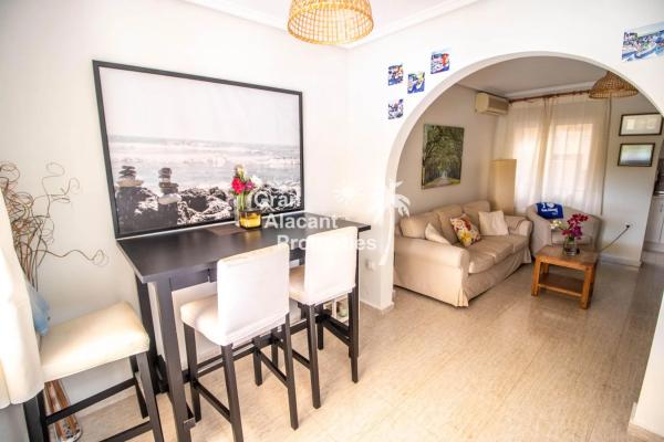 Chalet adosado en calle Orden Dórico