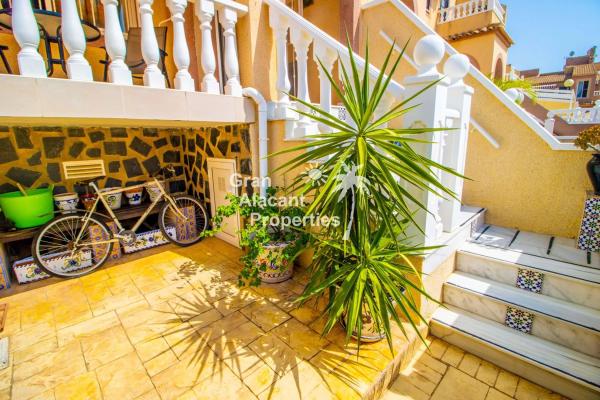 Chalet adosado en calle Orden Dórico