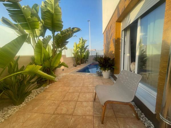 Chalet pareado en calle Antoñita Sanchis Buades