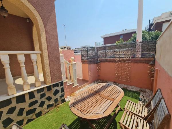 Casa independiente en calle Caridad Soler Durá, 80