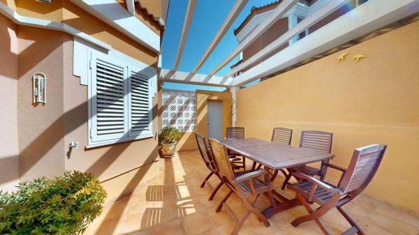 Chalet pareado en calle Monte de Santa Pola