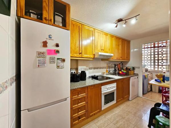 Casa independiente en avenida de Polonia