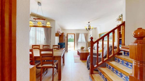 Chalet pareado en calle Monte de Santa Pola