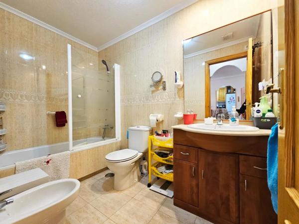 Casa independiente en avenida de Polonia