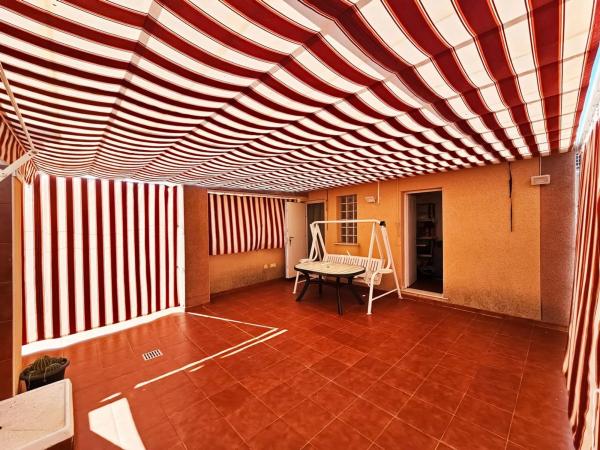 Casa independiente en avenida de Polonia