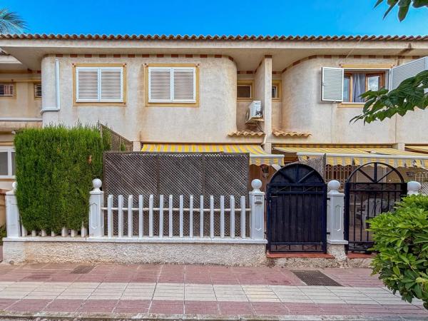 Casa independiente en calle Monte de Santa Pola