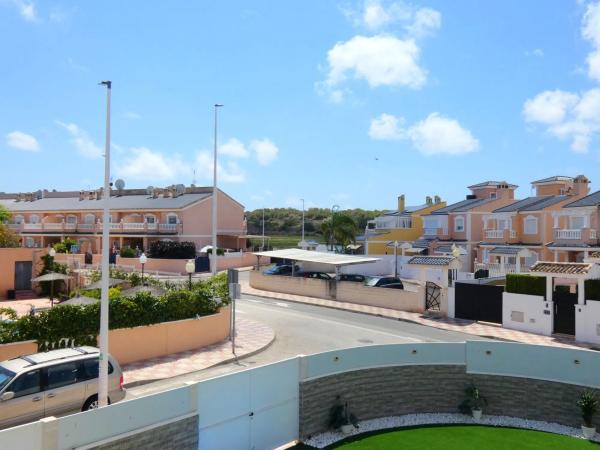 Chalet adosado en Cl Finlandia, 13