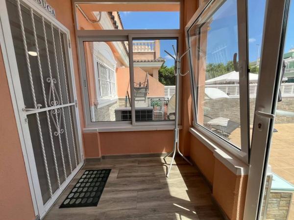 Casa independiente en calle de Finlandia