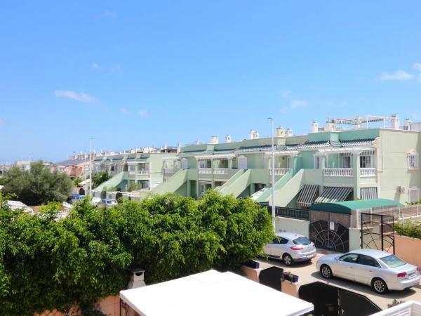 Chalet adosado en Cl Finlandia, 13