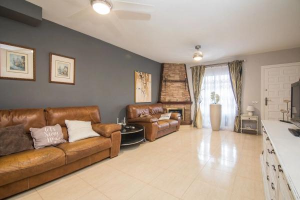 Chalet adosado en calle Monte de Santa Pola s/n