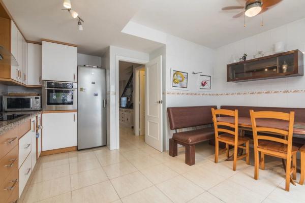 Chalet adosado en calle Monte de Santa Pola s/n