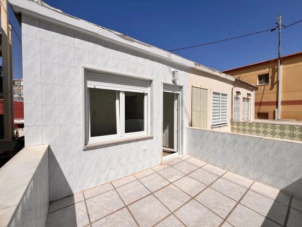 Chalet adosado en calle Novelda, 12