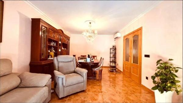 Chalet pareado en calle Font de Uit Piletes, 5