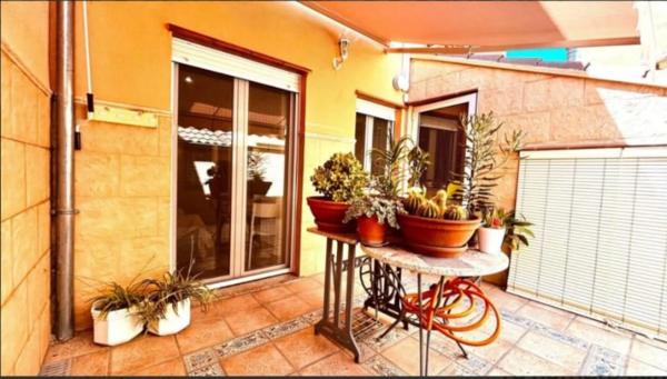 Chalet pareado en calle Font de Uit Piletes, 5