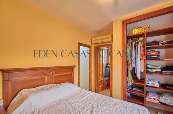 Chalet adosado en calle els Ametlers