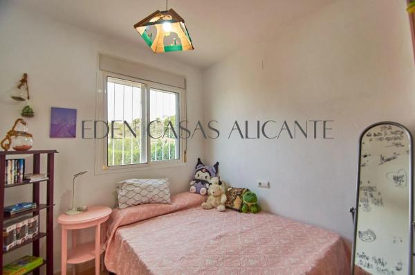 Chalet adosado en calle els Ametlers