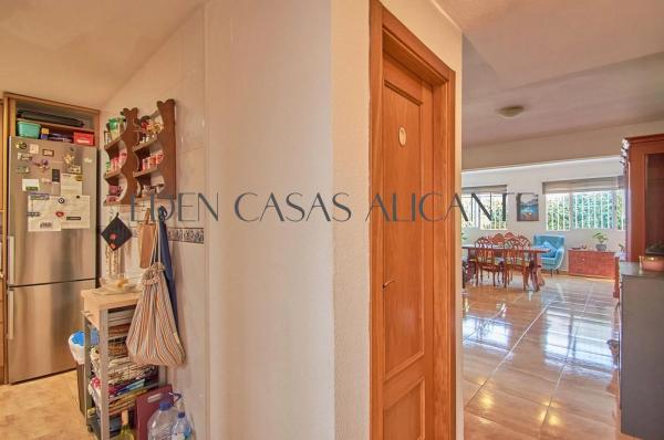 Chalet adosado en calle els Ametlers