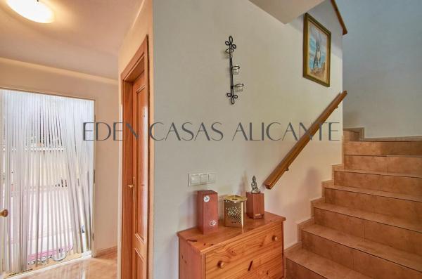 Chalet adosado en calle els Ametlers