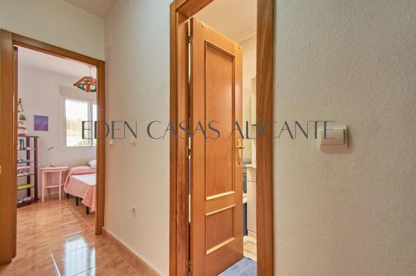 Chalet adosado en calle els Ametlers