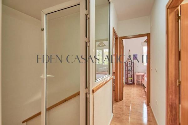 Chalet adosado en calle els Ametlers