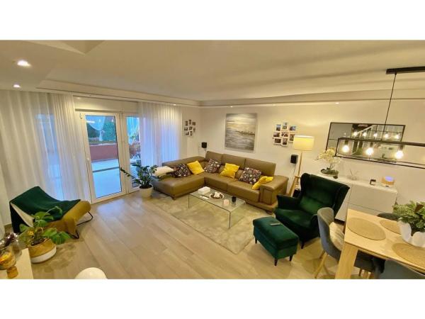 Chalet adosado en calle Atenas