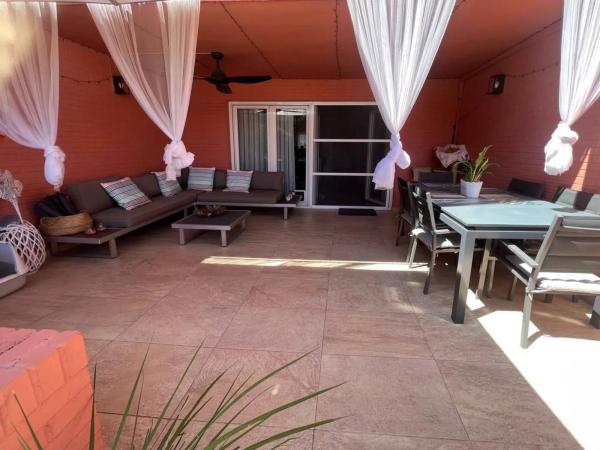 Chalet adosado en calle Atenas