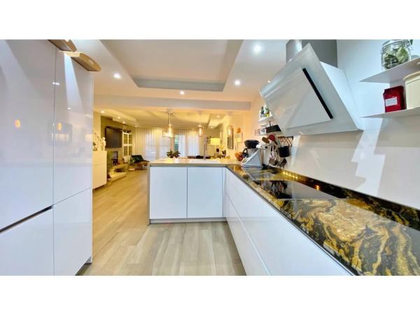 Chalet adosado en calle Atenas