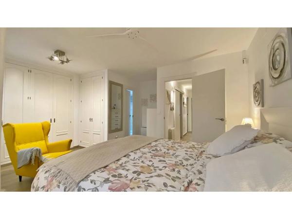 Chalet adosado en calle Atenas