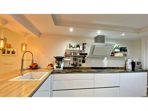 Chalet adosado en calle Atenas