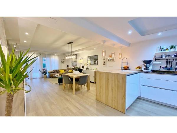 Chalet adosado en calle Atenas