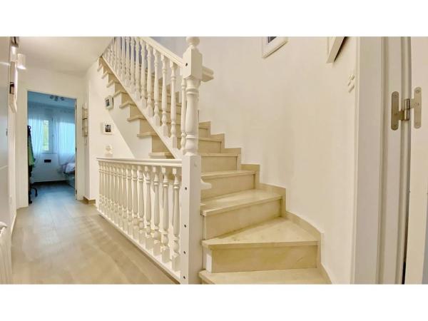 Chalet adosado en calle Atenas