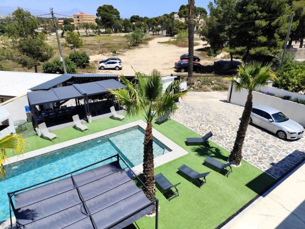 Casa independiente en calle de L'Esportista Alejandra Quereda